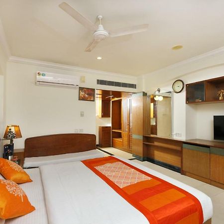 Oyo 1081 Hotel Sindhu International Tirupati Esterno foto