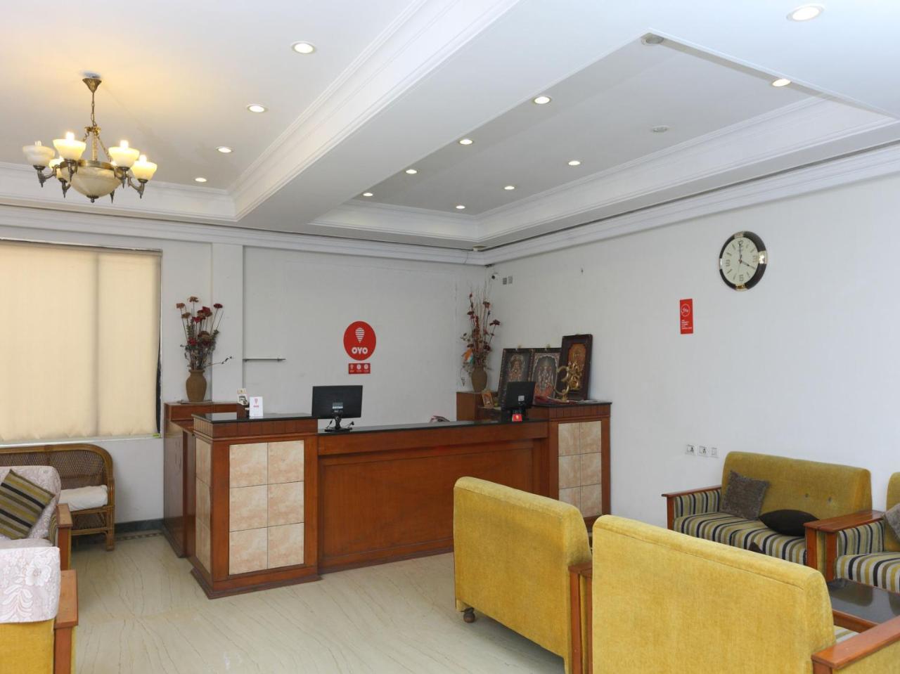 Oyo 1081 Hotel Sindhu International Tirupati Esterno foto