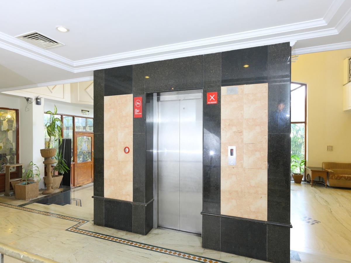 Oyo 1081 Hotel Sindhu International Tirupati Esterno foto