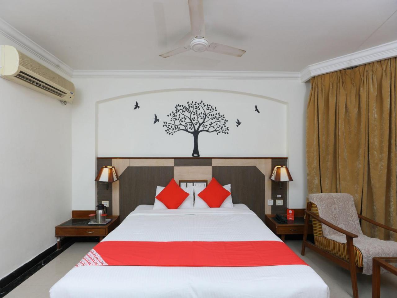 Oyo 1081 Hotel Sindhu International Tirupati Esterno foto